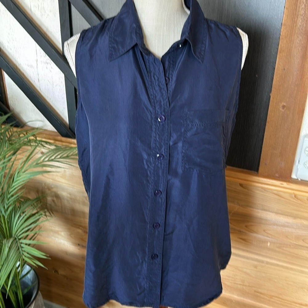 Ivy Club classics top size Large navy blue 100% silk women’s top FINAL PRICE $13